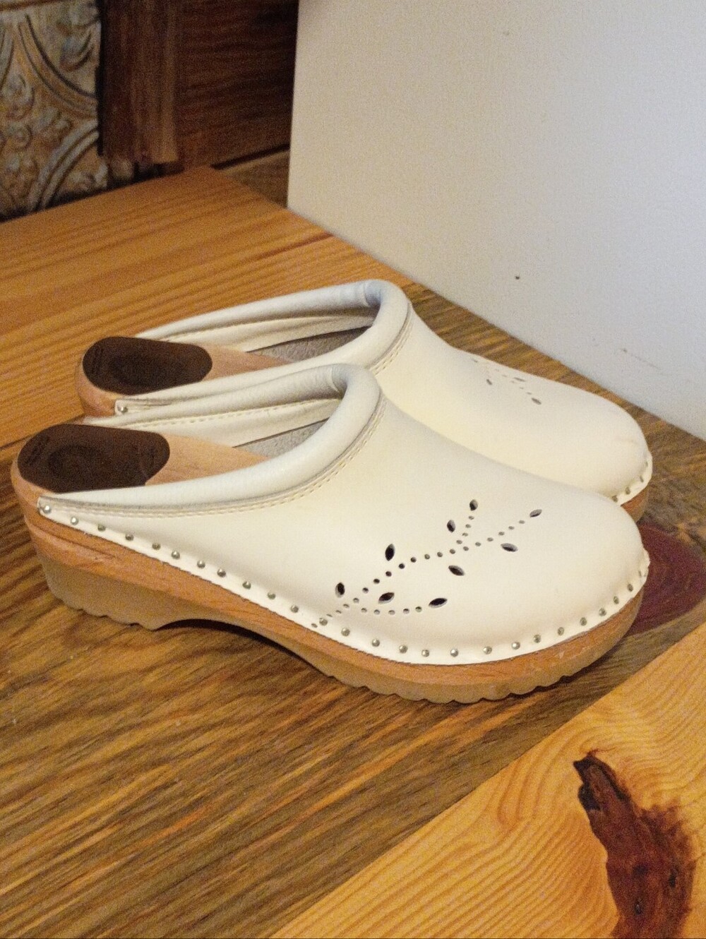 Swedish Troentorp Women’s White Leather Perforated Clog Mule Cottage Core